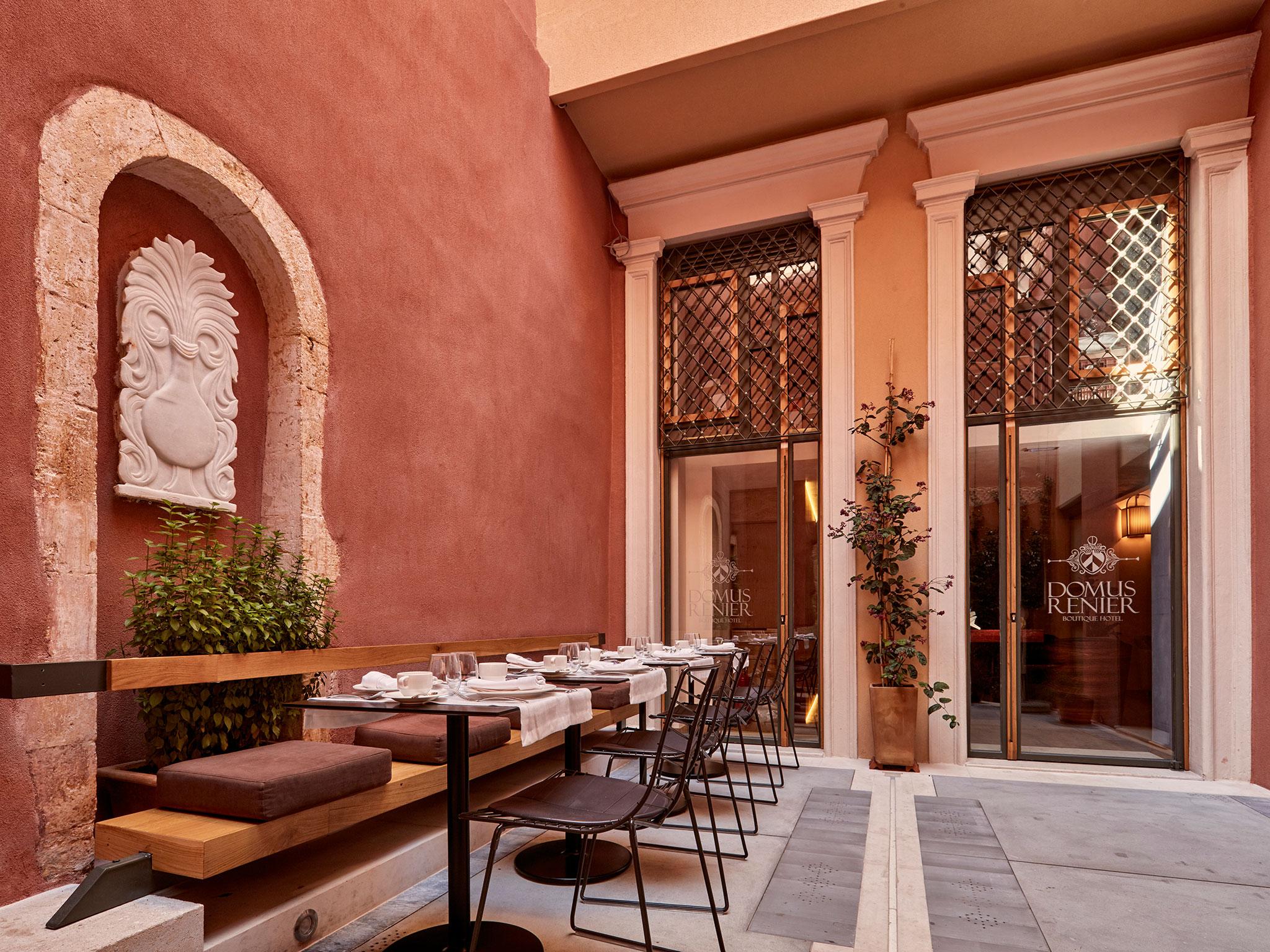 Otel Domus Renier Boutique (adults Only) 5*